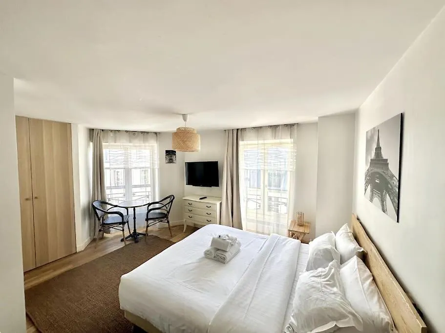 Paris, Opera 5...Charming Apartment In パリ フランス